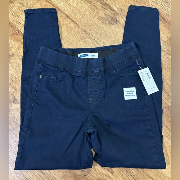 Old Navy NWT Rockstar Jeggings- Size 6 - Picture 1 of 3